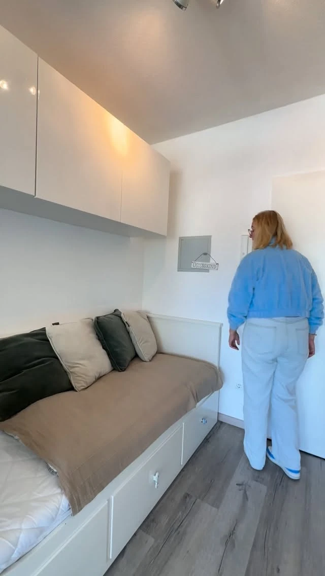 „Wann gehen wir schwimmen?“ – am besten klären wir das schon bei der Urlaubsplanung. 😏🏊♀️
In der Ostseegöre in Scharbeutz bekommt der Nachwuchs oder jemand eurer Wahl seine eigene kleine Koje, ihr…